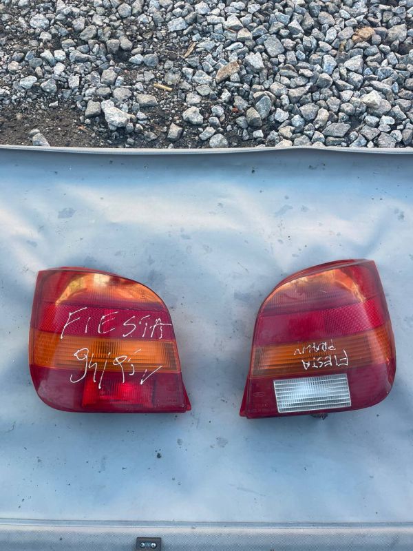 Ліхтар стоп задній пара лівий правий FORD FIESTA/COURIER Форд Фієста