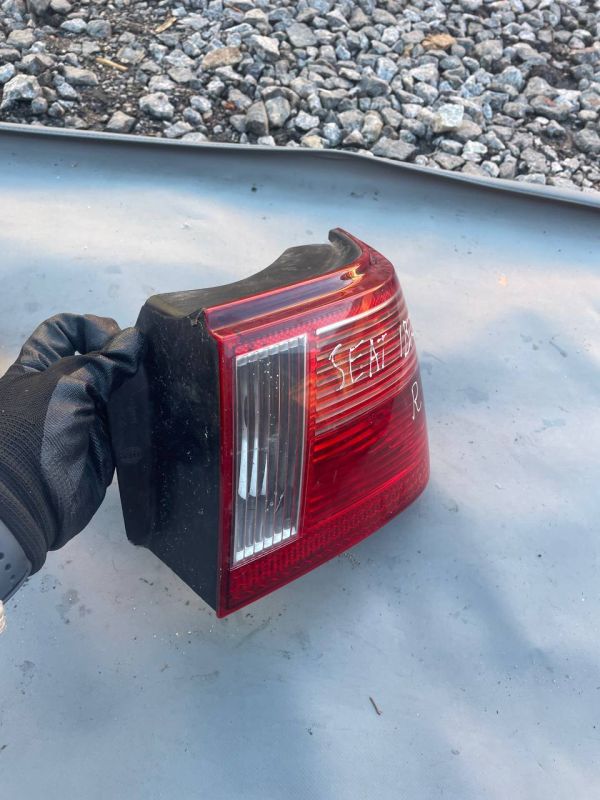 Стопи ліхтарі пара задні правий лівий Seat ibiza 99-02р Сеат ібіза