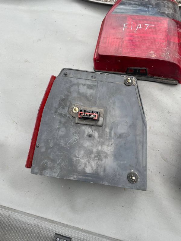 Фонарь правий ліхтар стоп Fiat Uno 1989-1995 ліхтарі