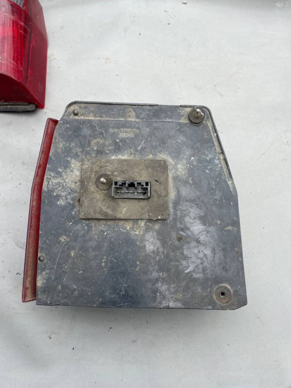 Фонарь правий ліхтар стоп Fiat Uno 1989-1995 ліхтарі