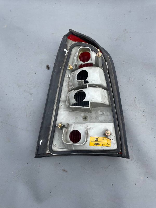 Задній лівий ліхтар стопи Opel Vectra B задні фари опель вектра б