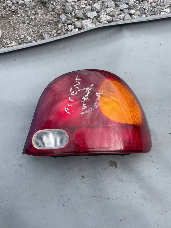 Ліхтар задній правий стоп ліхтар Hyundai Accent