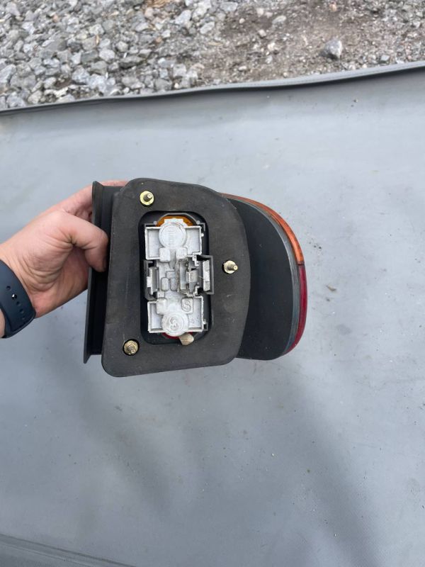 Задній лівий стоп ліхтар FIAT PUNTO I CABRIO 93-99 фонарь