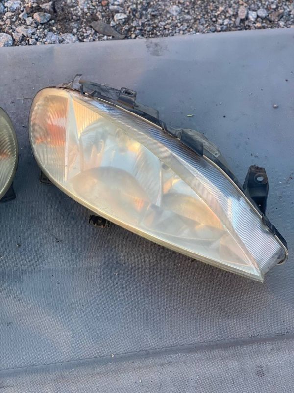 Передні фари пара ліва права Рено Меган 1 