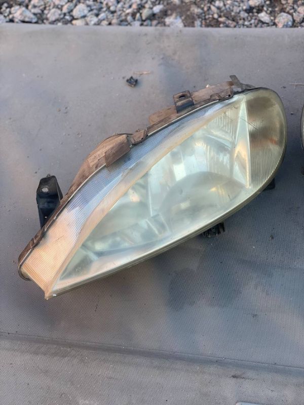 Передні фари пара ліва права Рено Меган 1 