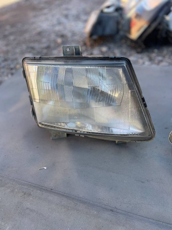 Фара права Mercedes Benz Vito W638 Мерседес Віто Вито