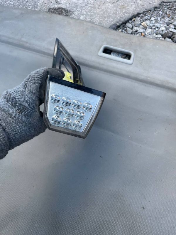 Поворотник правий LED VOLVO FH4 бічний покажчик повороту ВОЛЬВО ФШ4