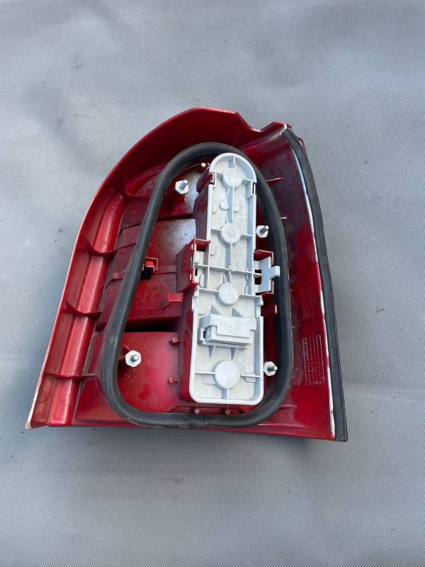 Задній стоп ліхтар лівий Audi A4 B5 Ауді УНІВЕРСАЛ