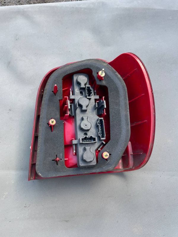 Задній стоп ліхтар лівий задній vw polo 3 6n2 fl 3 99-01 Поло 3