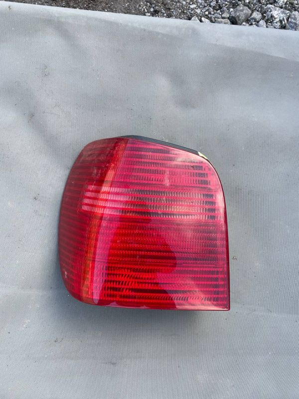 Задній стоп ліхтар лівий задній vw polo 3 6n2 fl 3 99-01 Поло 3