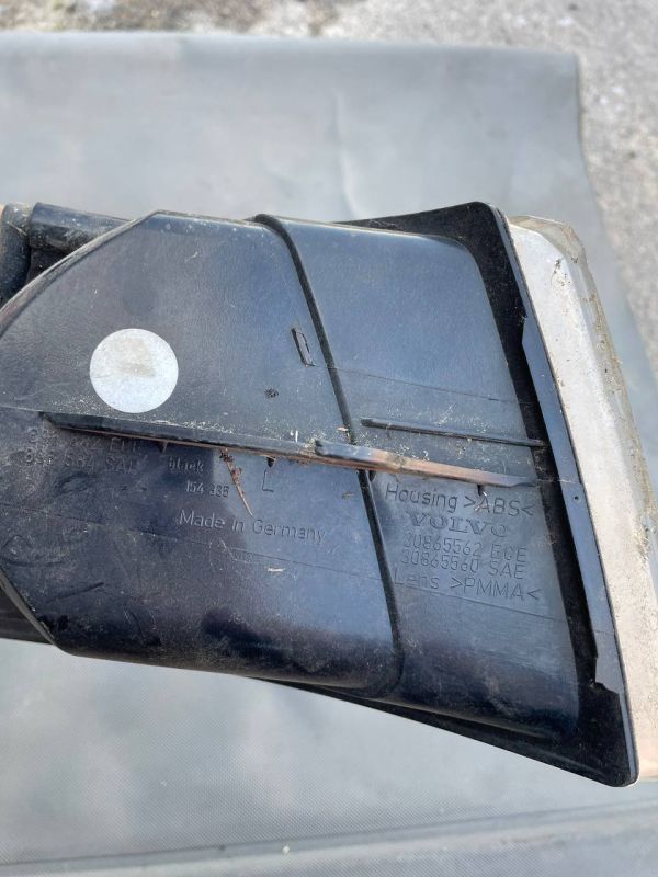 Поворотник лівий правий volvo s40 v40 рестайлінг 00-04 hella