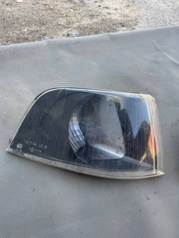 Поворотник лівий правий volvo s40 v40 рестайлінг 00-04 hella