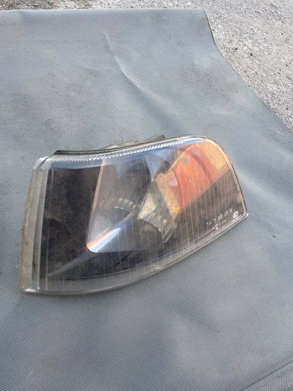 Поворотник лівий правий volvo s40 v40 рестайлінг 00-04 hella