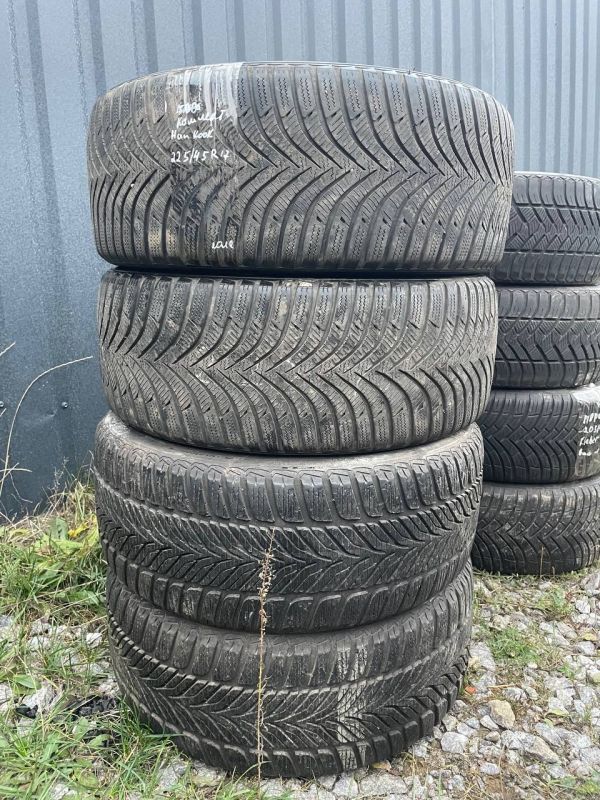 Шини комплект Sava 225/45 r17 зима Гума