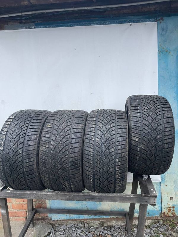 Шини комплект Dunlop 295/30 r19 зима резина