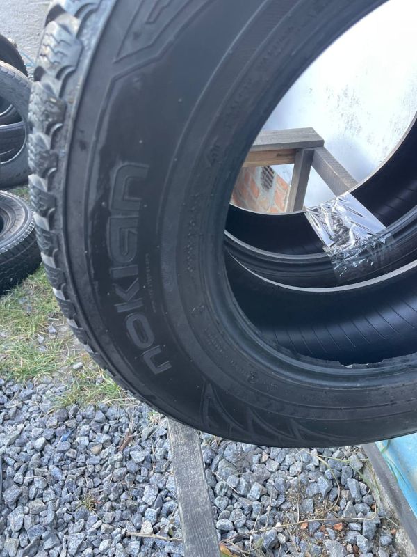 Шини пара Nokian 215/70 r16 зима резина