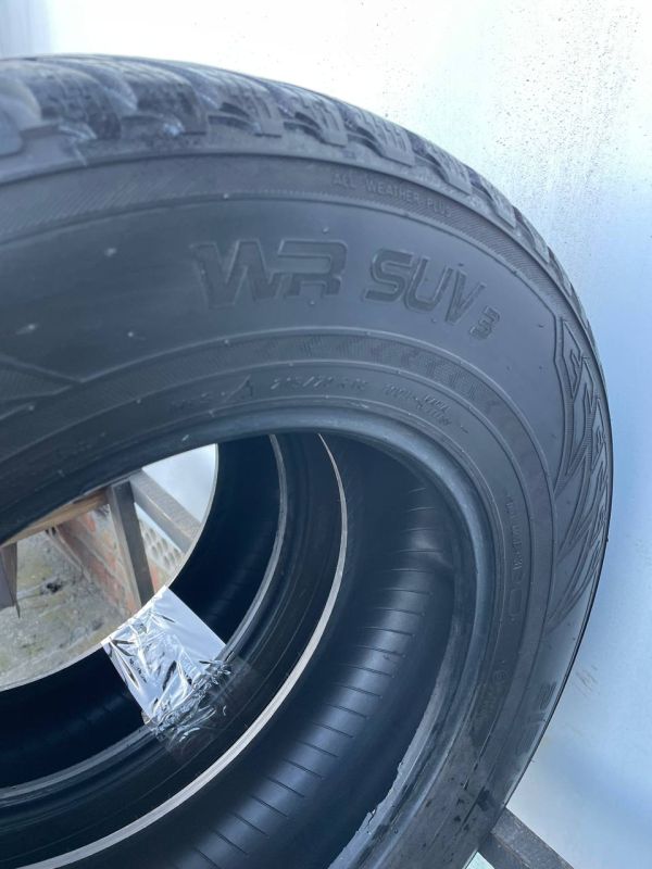 Шини пара Nokian 215/70 r16 зима резина