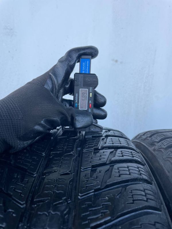 Шини пара Nokian 215/70 r16 зима резина