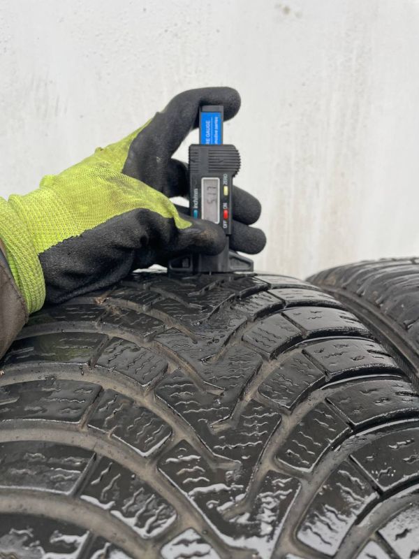 Шини пара Falken 205/55 r16 зима Резина