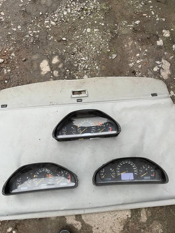 Щиток приборів приборка Mercedes w210 E Мерседес w210 Панель приладів