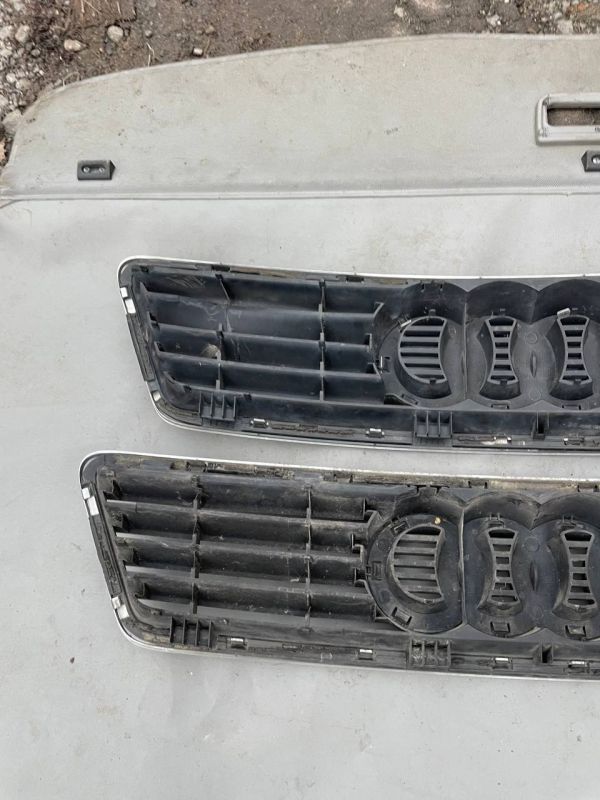 Решітка радіатора Audi A6 C5