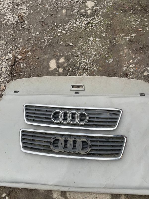 Решітка радіатора Audi A6 C5