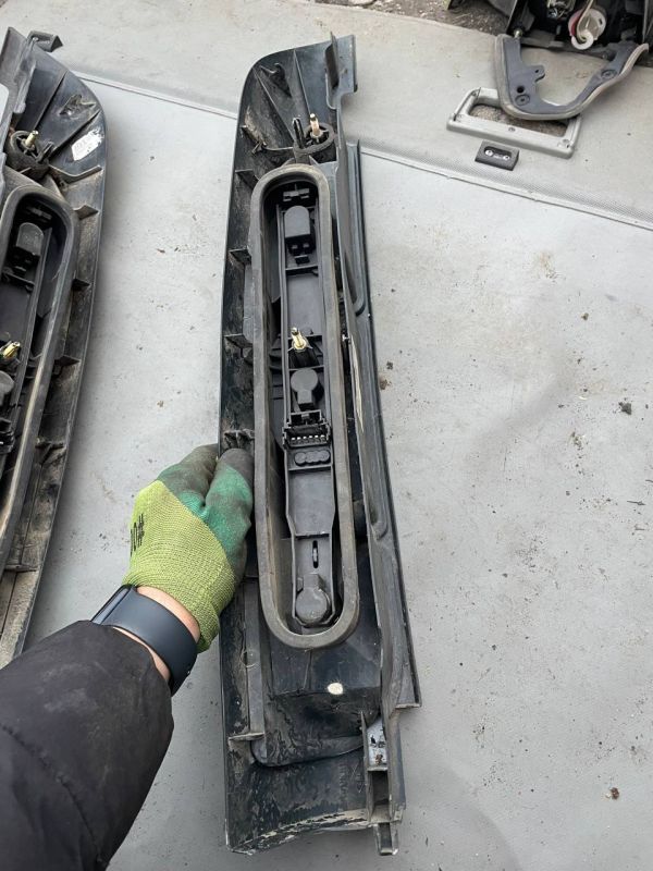 Задні стопи ліхтарі лівий правий Рено Кенго розпашонка Renault Kangoo