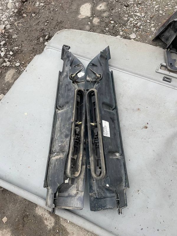 Задні стопи ліхтарі лівий правий Рено Кенго розпашонка Renault Kangoo