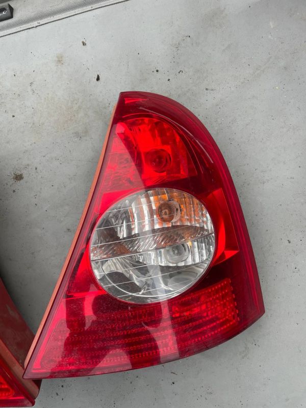 Задні ліхтарі стопи лівий правий Renault Clio 2 Рено Кліо 2