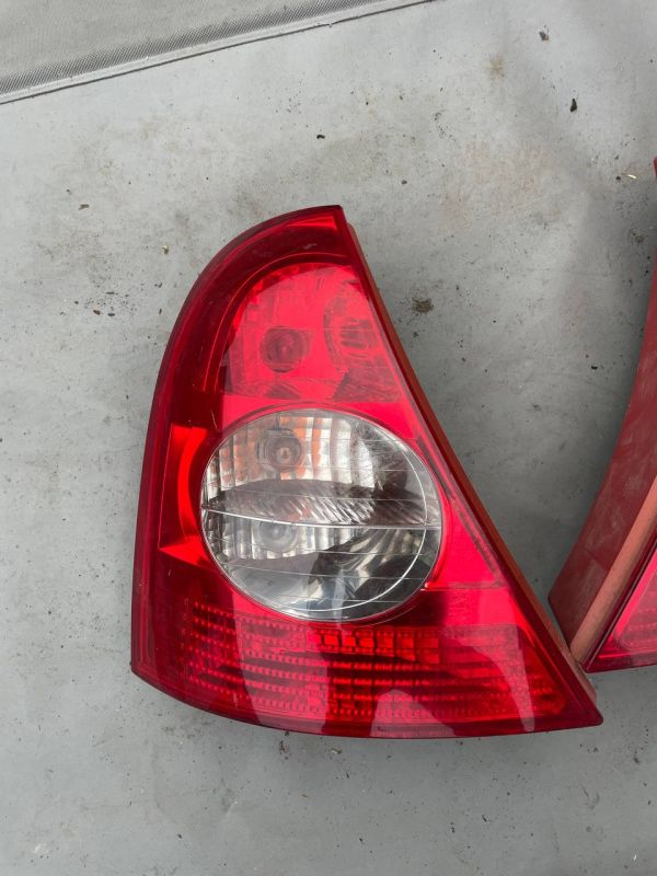 Задні ліхтарі стопи лівий правий Renault Clio 2 Рено Кліо 2