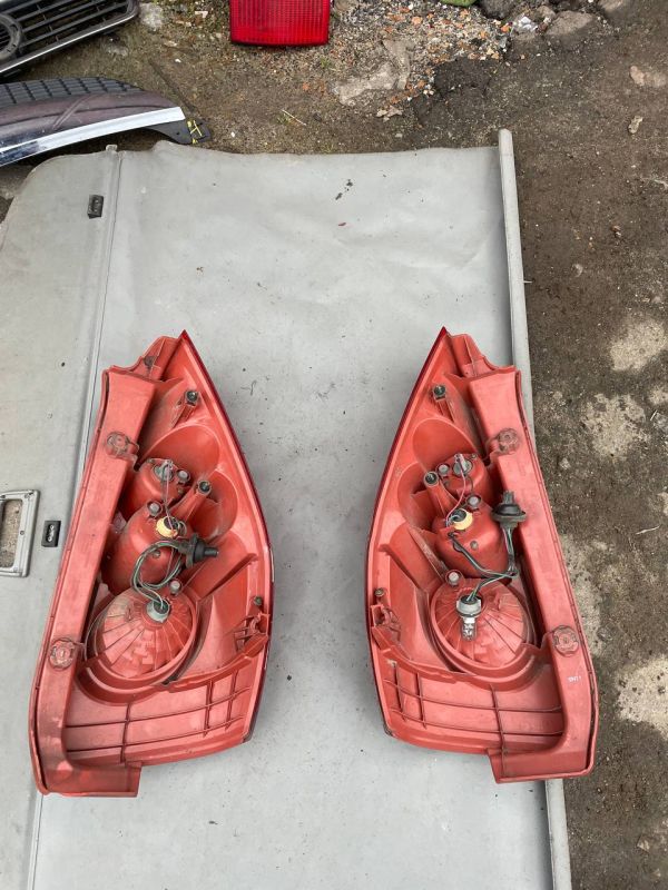 Стоп ліхтар лівий фонар Mazda 5 Мазда 5