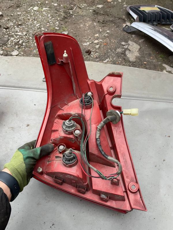 Стопи задні лівий правий Suzuki Swift ліхтар задній фонарь Сузукі