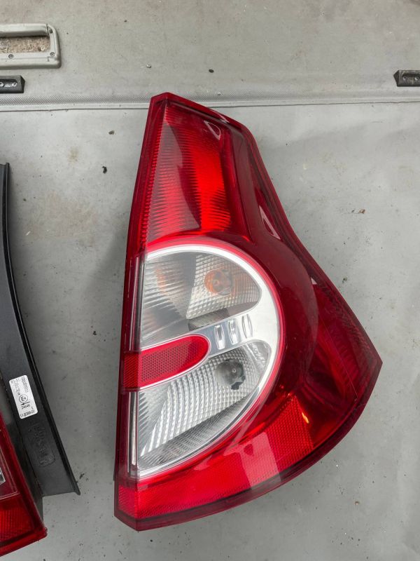 Ліхтар задній лівий Renault Sandero Stepway Рено Сандеро Степвей