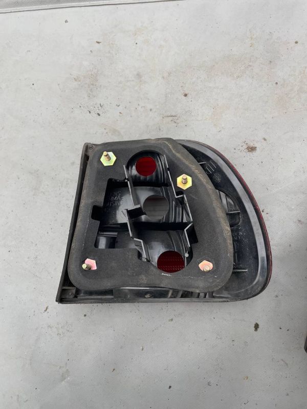 Ліхтарі задні лівий правий стопи фонарь Volvo V40 (1995-2004)