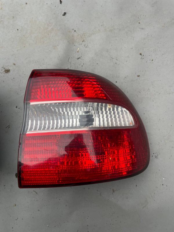 Ліхтар задній правий стоп фонарь  Volvo V40 (1995-2004)