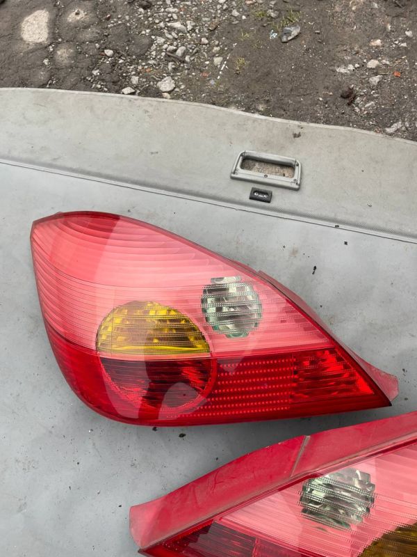 Стопи ліхтарі правий лівий Opel Tigra B 2004-2009 фонарь