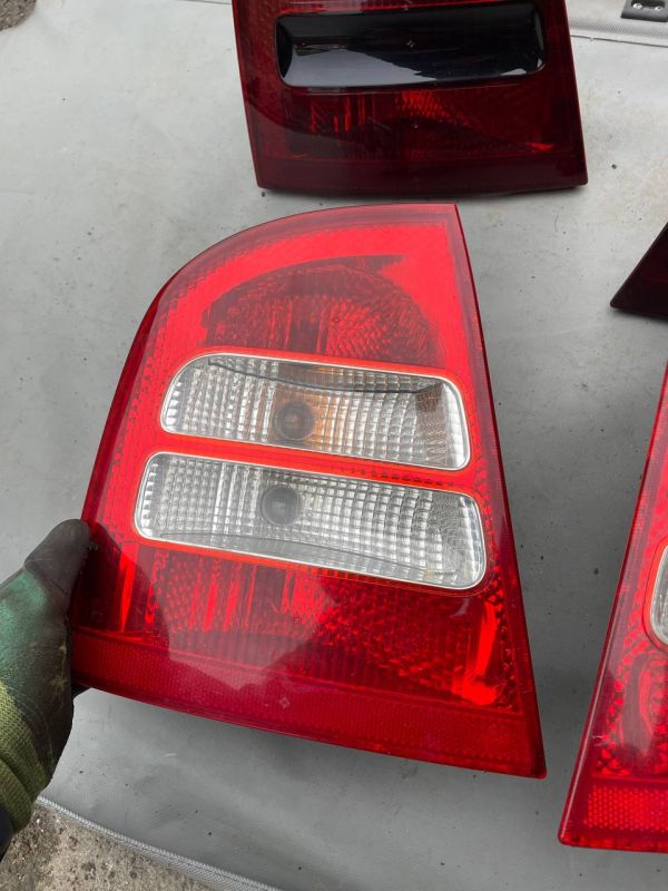 Фонарь стоп сигнал задний правый Skoda Octavia tour