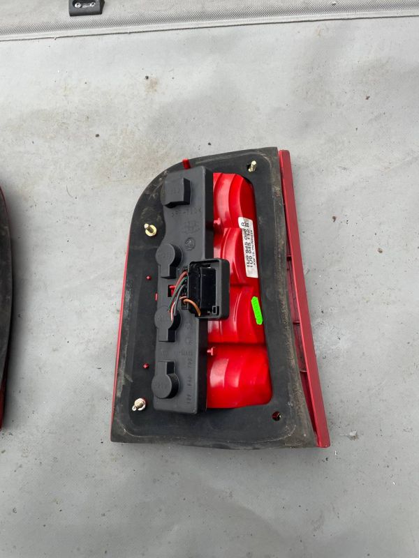 стопи задні фонарь ліхтар правий лівий Skoda octavia 1 шкода октавия Універсал