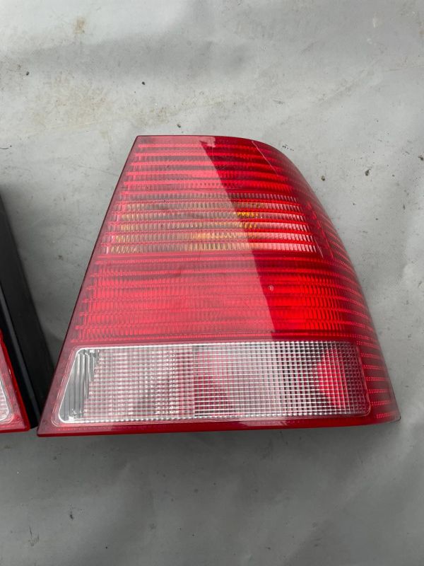 Задні ліхтарі стопи лівий правий Volkswagen Bora Бора фонарь