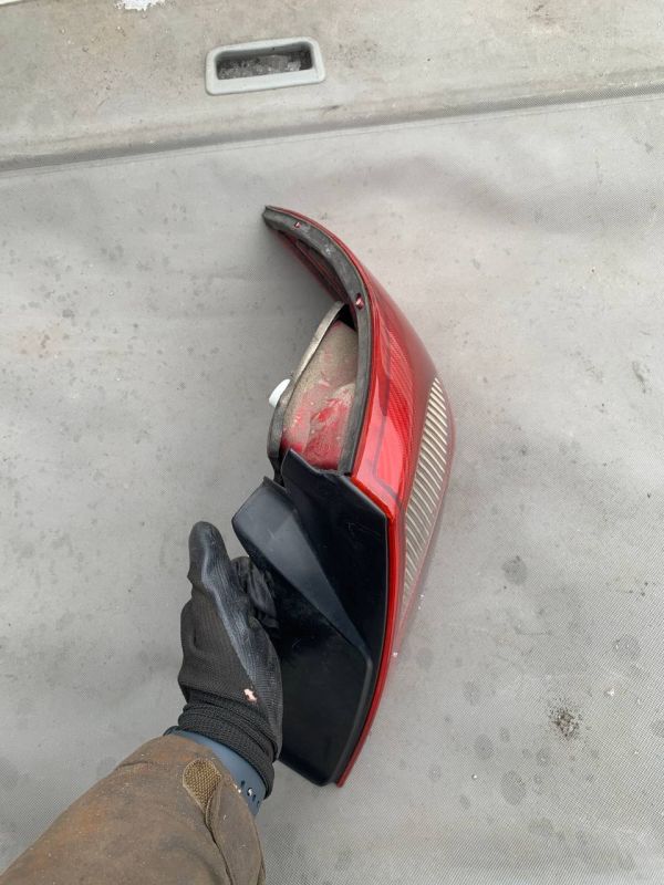 Задній стоп ліхтар правий фонарь Форд Мондео Ford Mondeo MK3