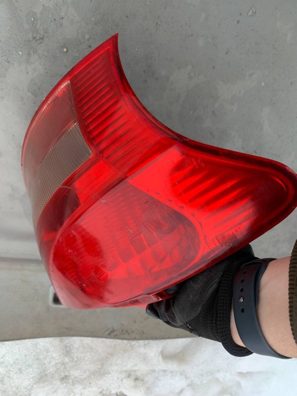 Задні ліхтарі стопи Toyota Yaris 2 Тойота Яріс 2 фонарь лівий