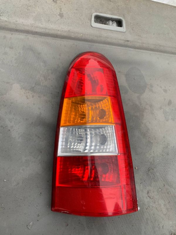 Задній правий ліхтар стоп фонарь Opel Astra G універсал Уцінка