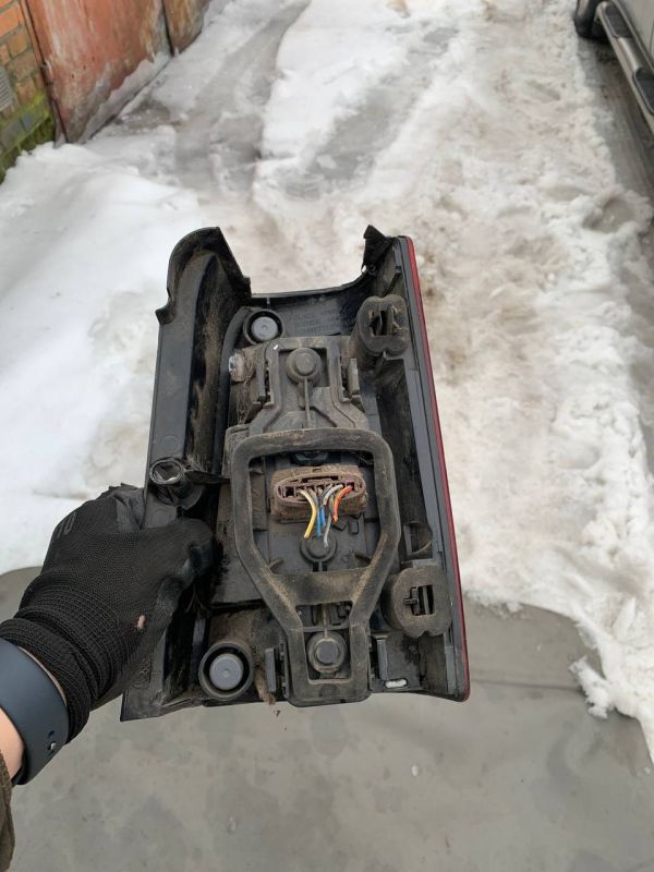 Задній ліхтар стоп лівий Citroen Berlingo Peugeot Partner УЦІНКА