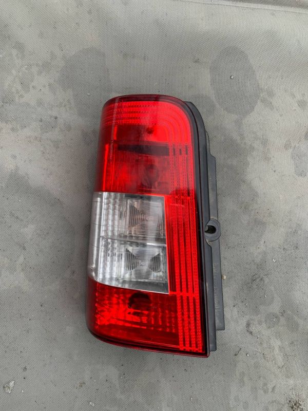 Задній ліхтар стоп лівий Citroen Berlingo Peugeot Partner УЦІНКА