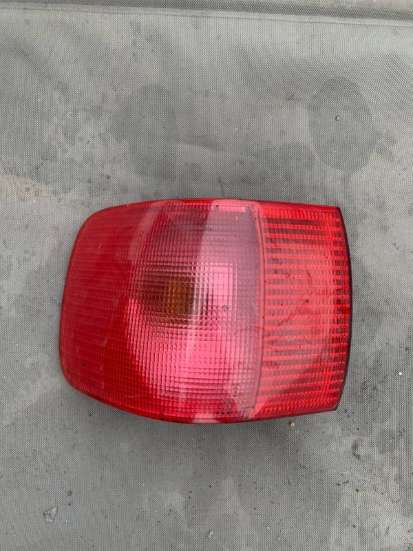 Стоп фанарь ліхтар лівий audi 100 cедан ауді 