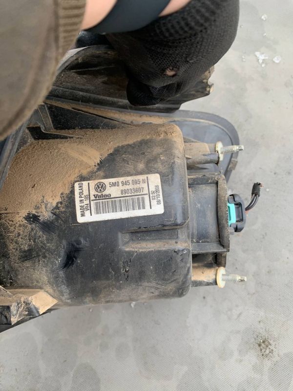 Стоп задній ліхтар лівий фонарь гольф 5 плюс golf V plus Уцінка