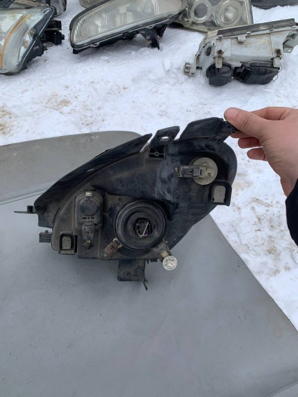 Фари передні права ліва Peugeot/Citroen Xsara Picasso 