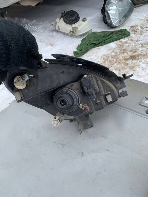 Фари передні права ліва Peugeot/Citroen Xsara Picasso 