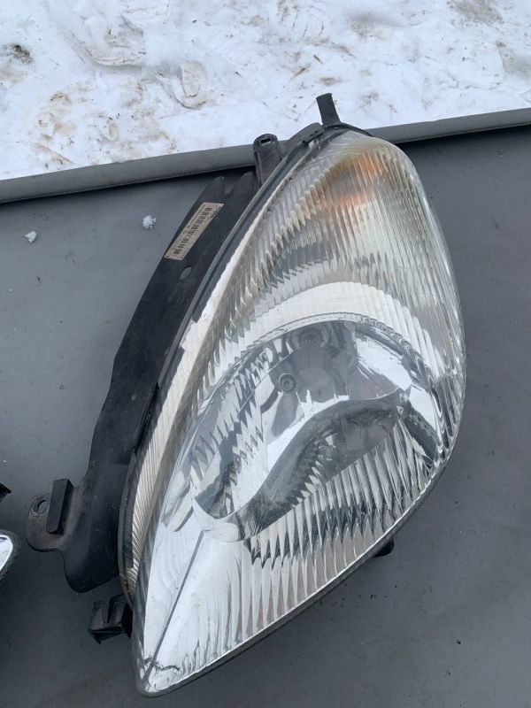 Фари передні права ліва Peugeot/Citroen Xsara Picasso 