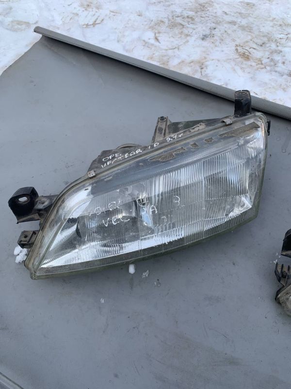 Фари передні ліва Опель Вектра Opel Vectra B Valeo